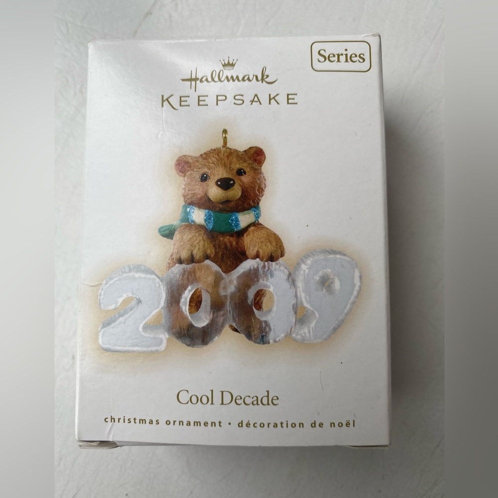 🎄Hallmark • Keepsake Cool Decade Christmas Ornament
